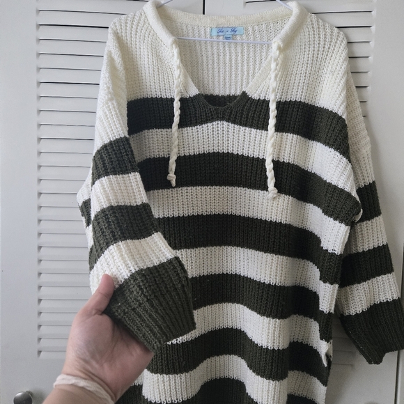 She + Sky Knit Sweater Creme & Green stripes Size S/M  #202 - Picture 2 of 6